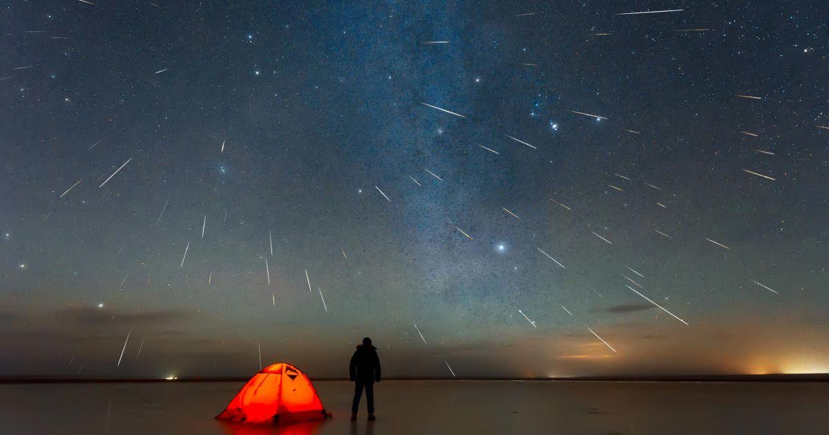 A man watching meteor shower. (Representative Cover Image Source: Getty Images | Bjdlzx)