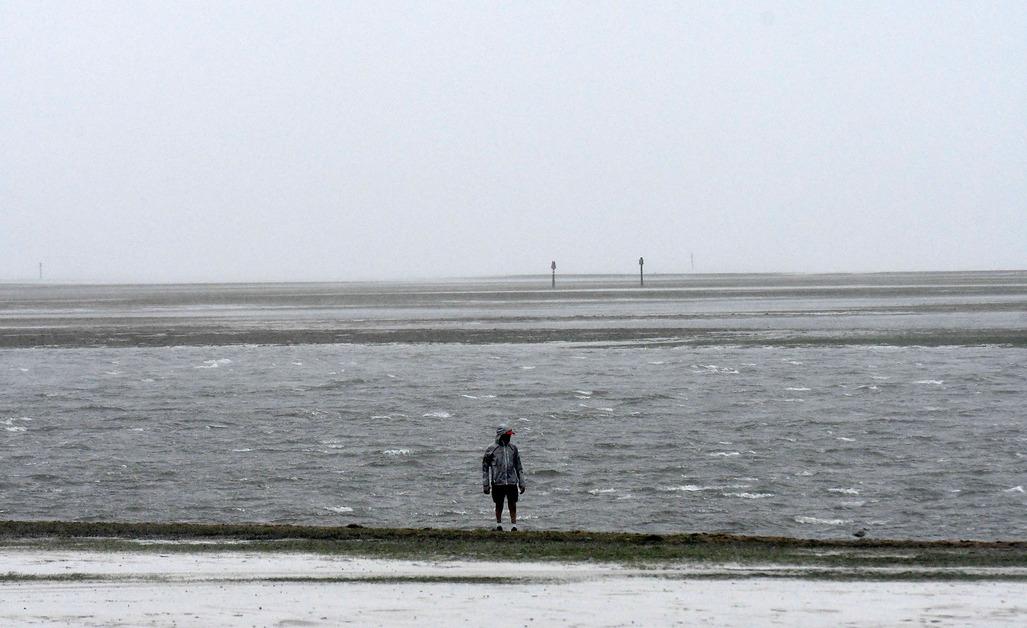 Rain off the coast of Florida during Hurricane Ian 