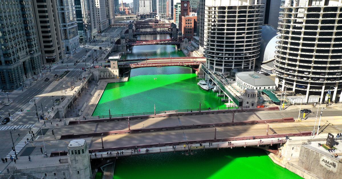 Chicago River runs green in annual St. Patrick's Day tradition