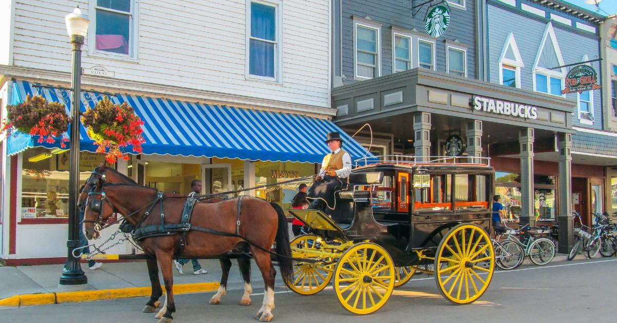 One Hurt in Mackinac Horse Carriage Wreck — Details Here