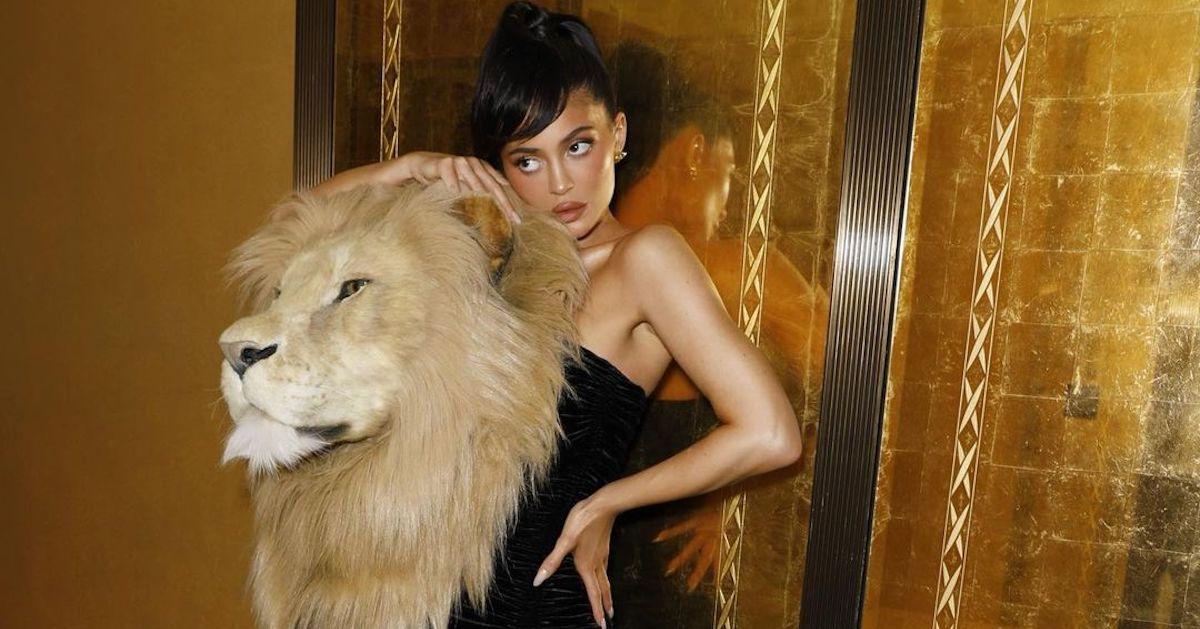 Kylie Jenner Wears Lion Head Dress to Schiaparelli Couture Show