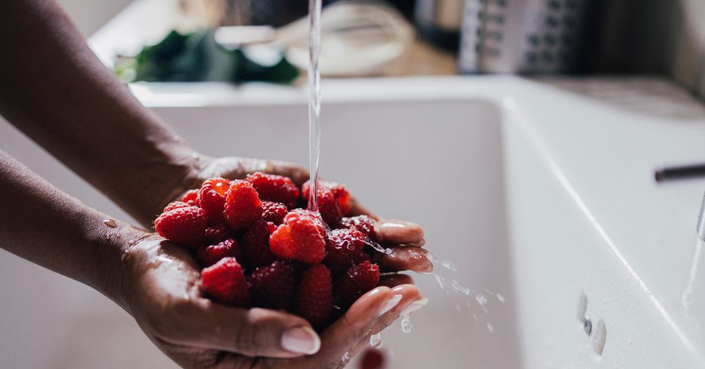 How to Clean Raspberries A Quick and Easy Guide