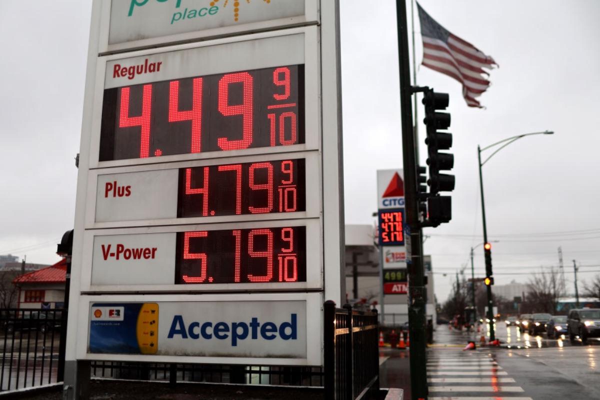 Gas at $4.49 in Chicago in 2023