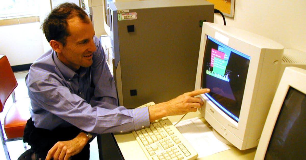 David Anderson, co-founder of SETI@home, discusses the distributed computing project in 2003. (Cover Image Source: UC Berkeley | Robert Sanders)