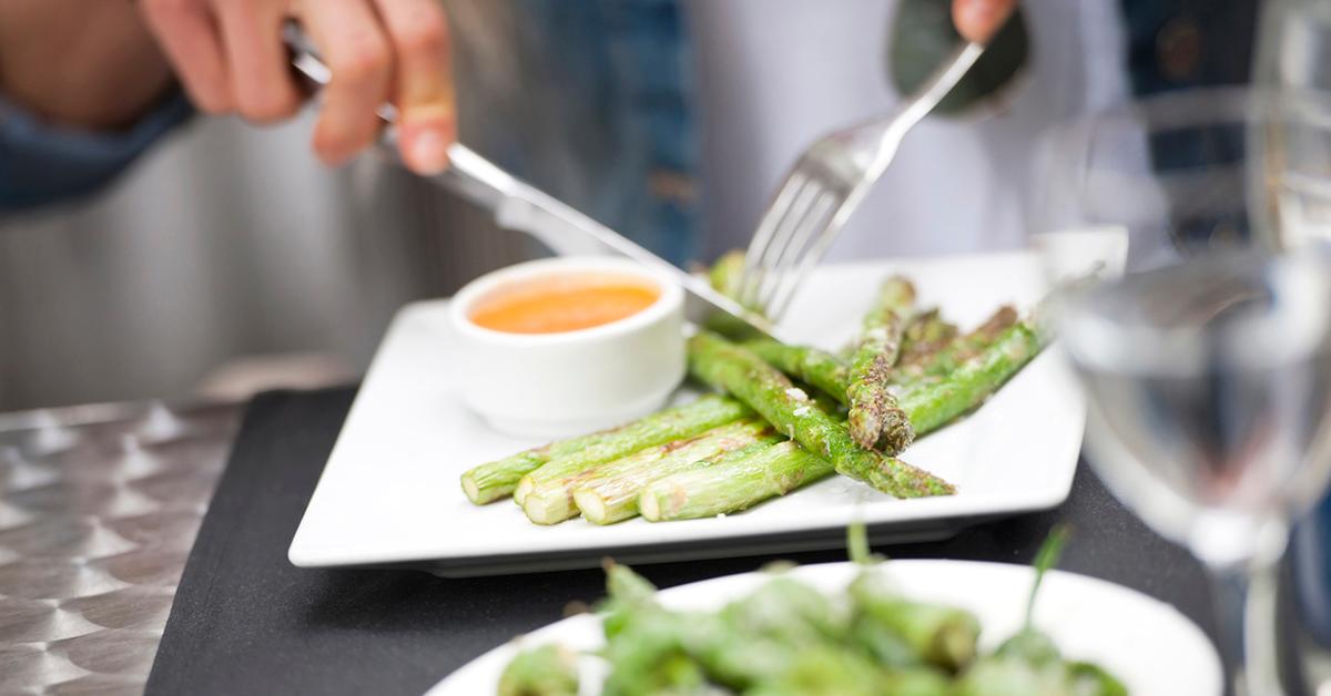 why does eating asparagus make some pee smell