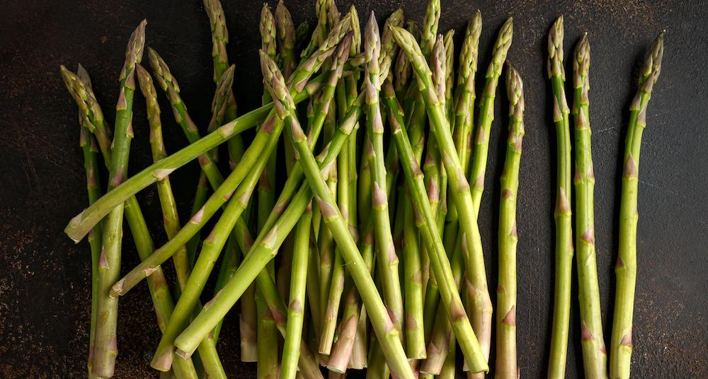 Can You Eat Raw Asparagus? How to Prepare This Veggie
