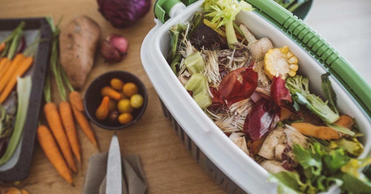 How to Build a DIY Indoor Compost Bin