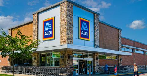 People walking into an ALDI store in U.S. (Representative Cover Image Source: Getty Images | KenWiedemann)
