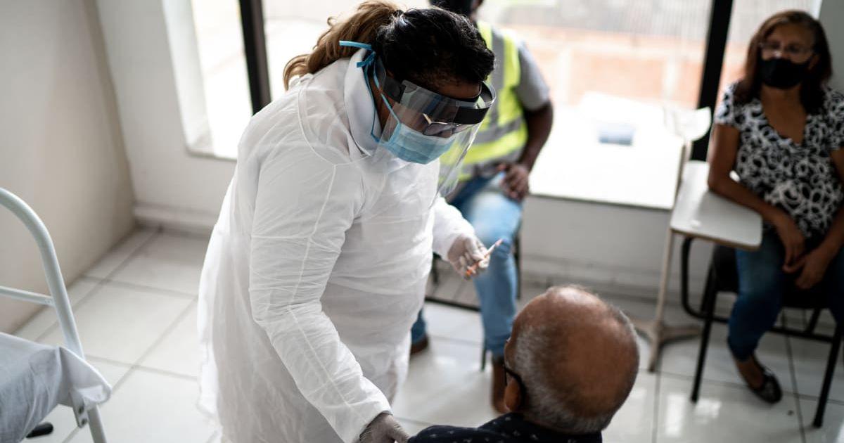 A medical expert is seen talking to a senior man (Representative Cover Image Source: Getty Images | FG Trade)