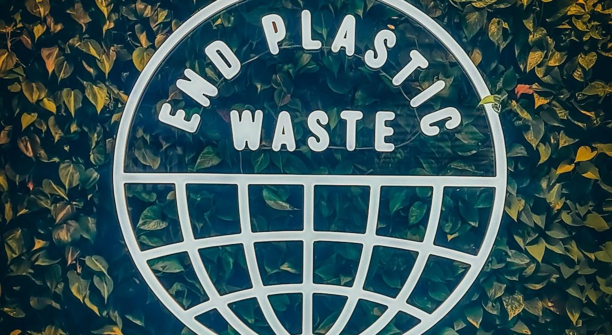 end plastic waste sign