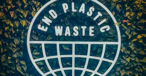 end plastic waste sign