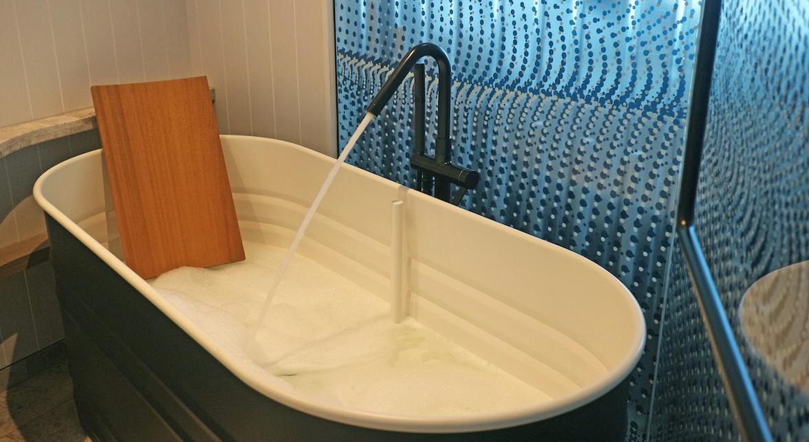 bathtub