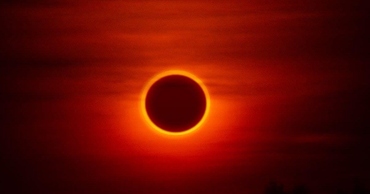 An annular solar eclipse forms the 'ring of light.' (Representative Cover Image Source: Getty Images | Matthew Starling)