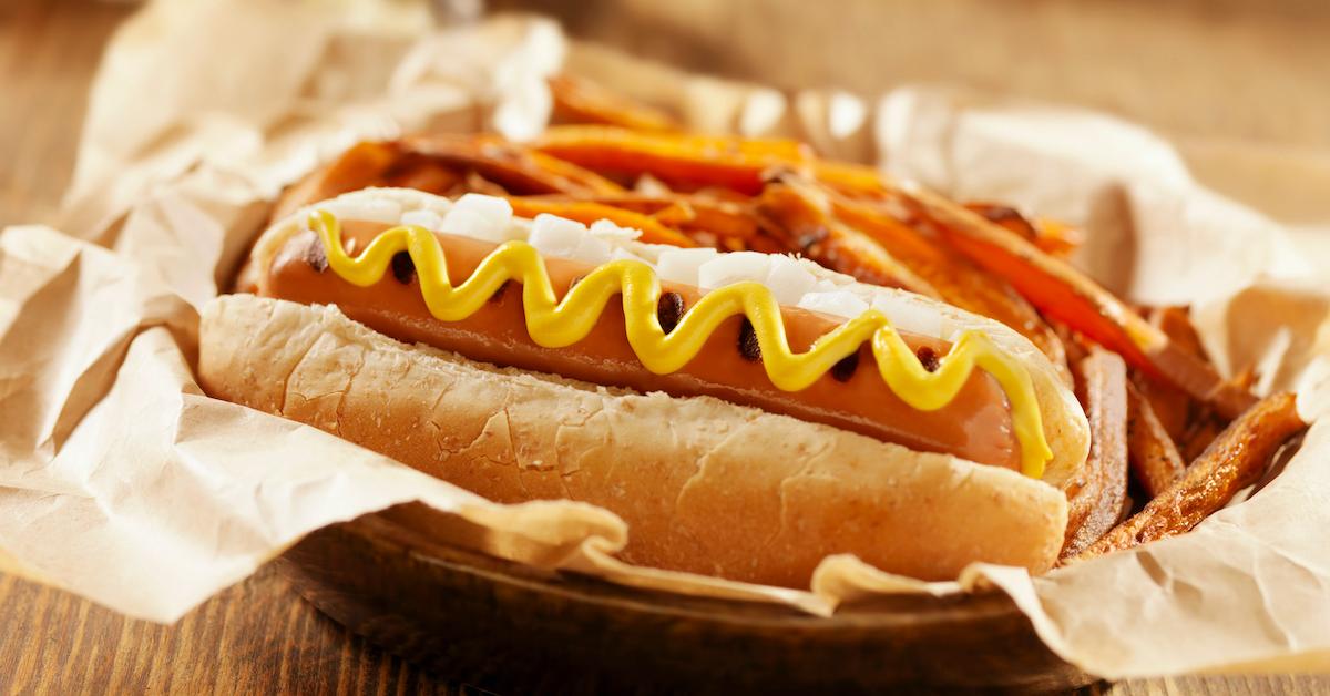 5 Best Vegan Hot Dog Brands (& Where to Buy Them)