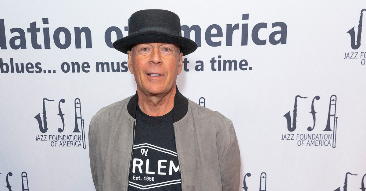 Bruce Willis poses on the red carpet