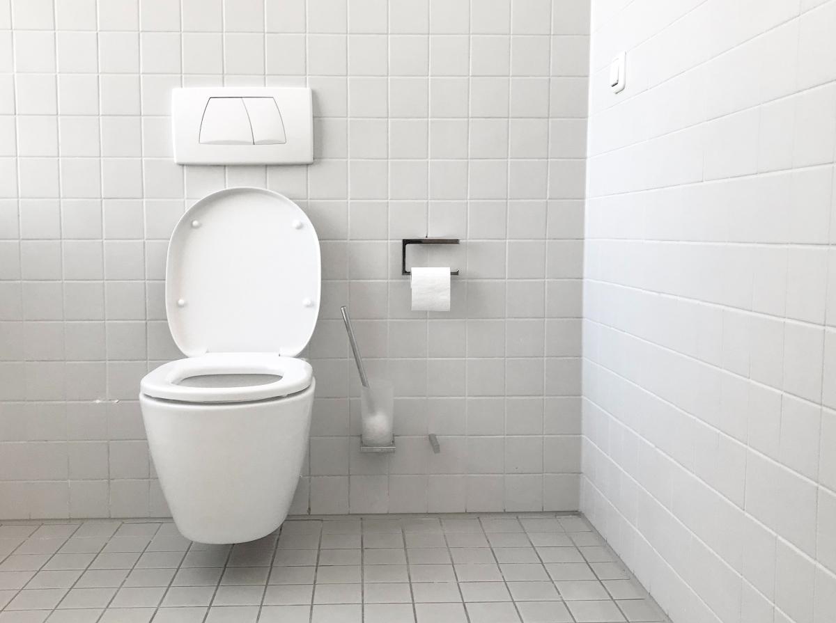 Reusable Water Bottles Contain Bacteria, Studies Show