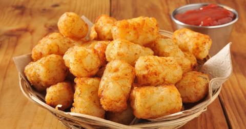 A basket of tater tots on a rustic wooden counter (Representative Cover Image Source: Getty Images: MSPhotographic)