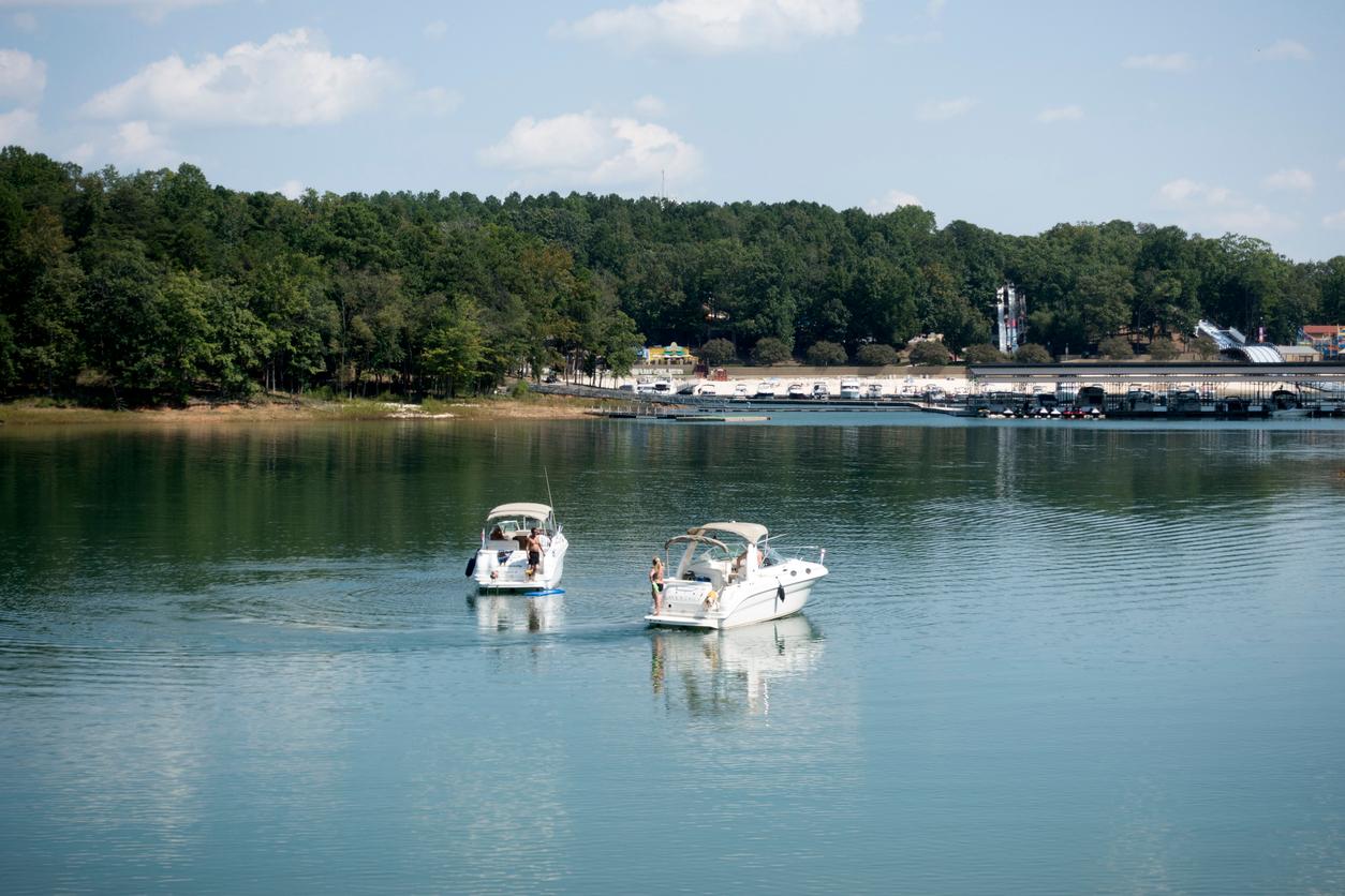 People on boats on Lake Lanier