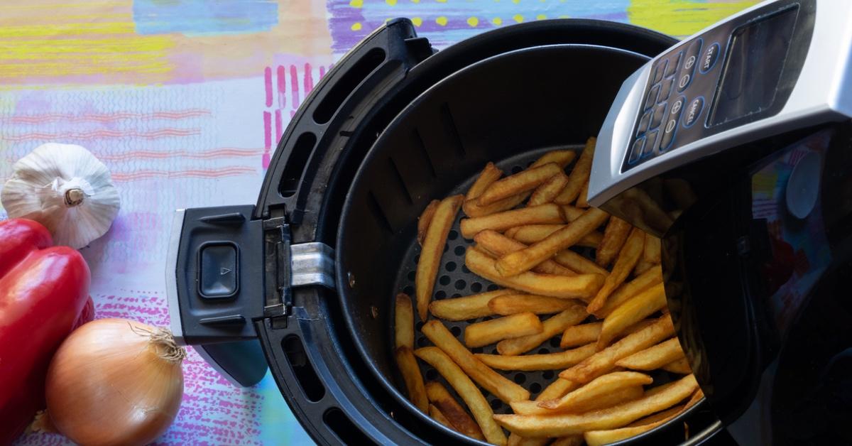 Air Fryer making french fries. 