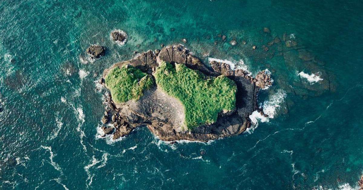 A small island surrounded by the sea. (Representative Cover Image Source: Pexels | Artist Creathrive)