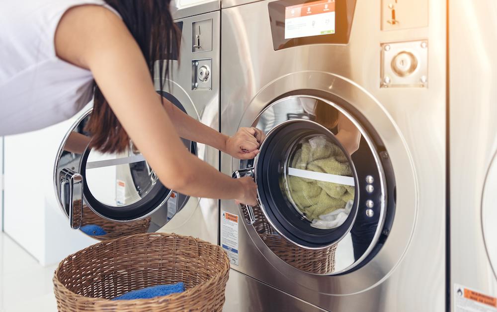 22 Uses for Dryer Sheets (That Aren't Laundry)