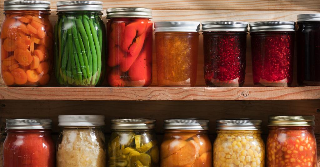 How to Can Your Own Vegetables to Make Your Food Last Longer