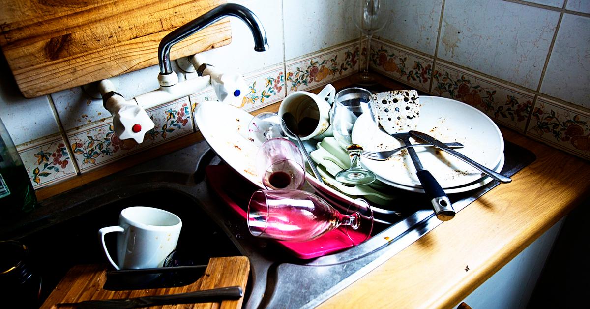 Can we sustainably wash dishes with steam?