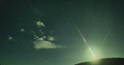 Comet fragment captured over Cáceres, Spain