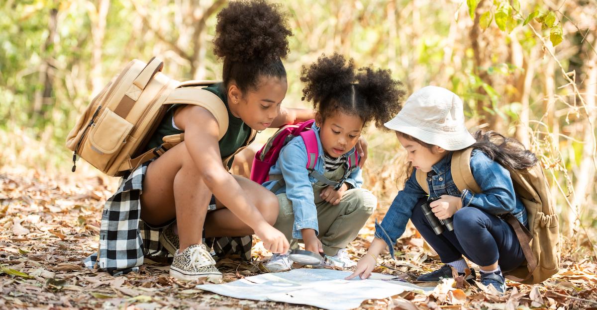 16 Tips for a Happy Family Hike That Will Keep the Kids Entertained