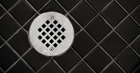 How to unclog a drain with baking soda