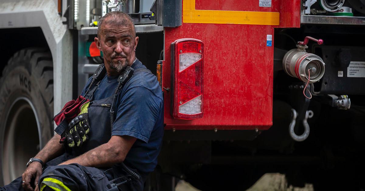how-much-do-wildfire-firefighters-make-bottom-line-not-enough