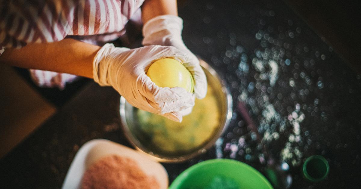 diy mothers day crafts bath bomb